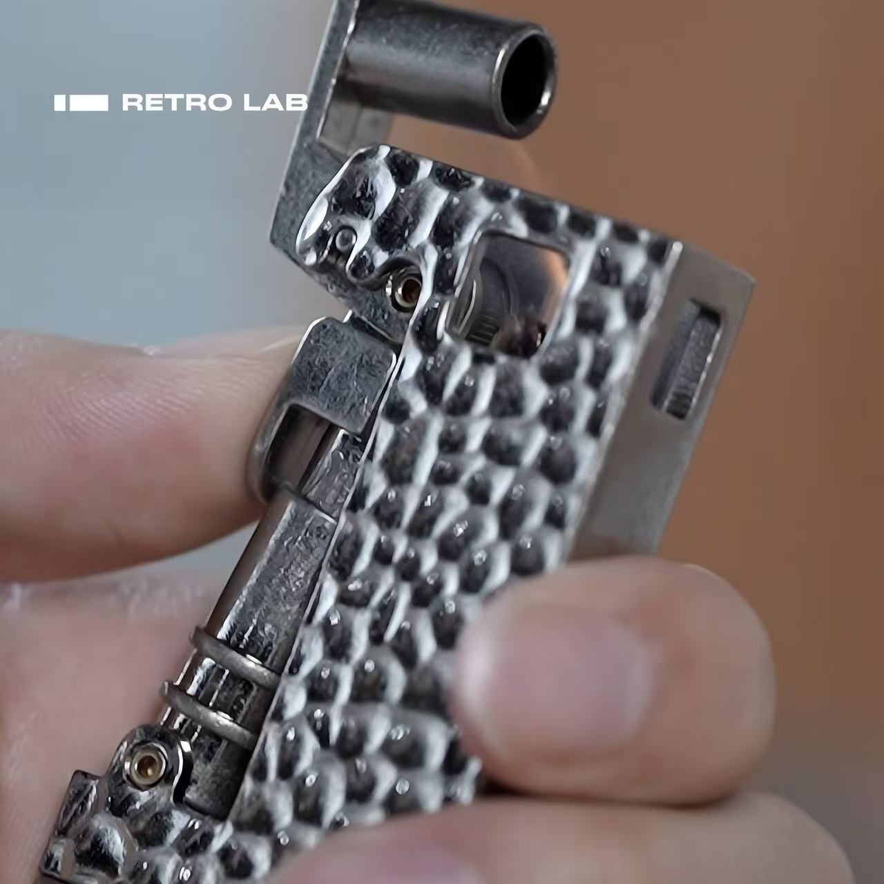 iretrolab Vintage Cast Copper Kerosene Lighter – Textured Mechanical Design