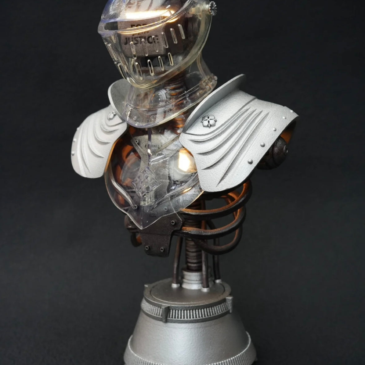iretrolab The Knight – Steampunk Helmet Lamp