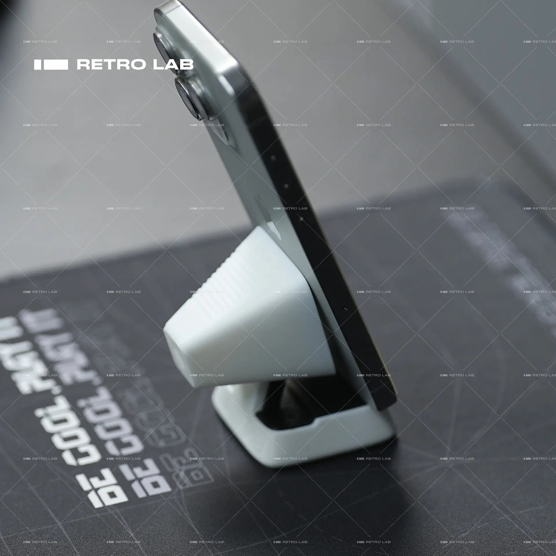 Iretrolab 3D-Printed Pyramid Smartwatch Charging Stand – Retro Industrial Desk Holder