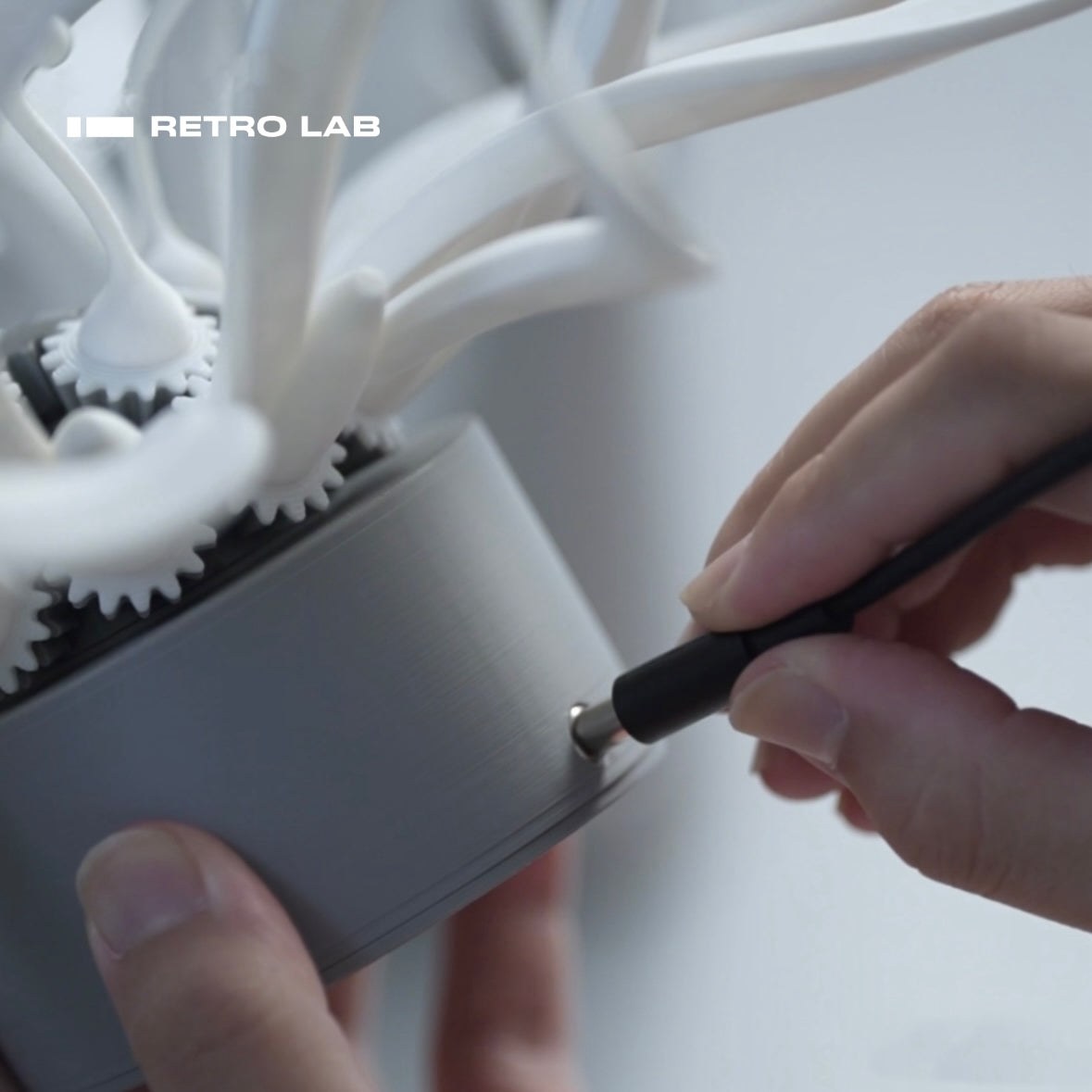 Iretrolab Mechanical Flower Kinetic Sculpture – 3D Printed DIY Creative Desktop Gift