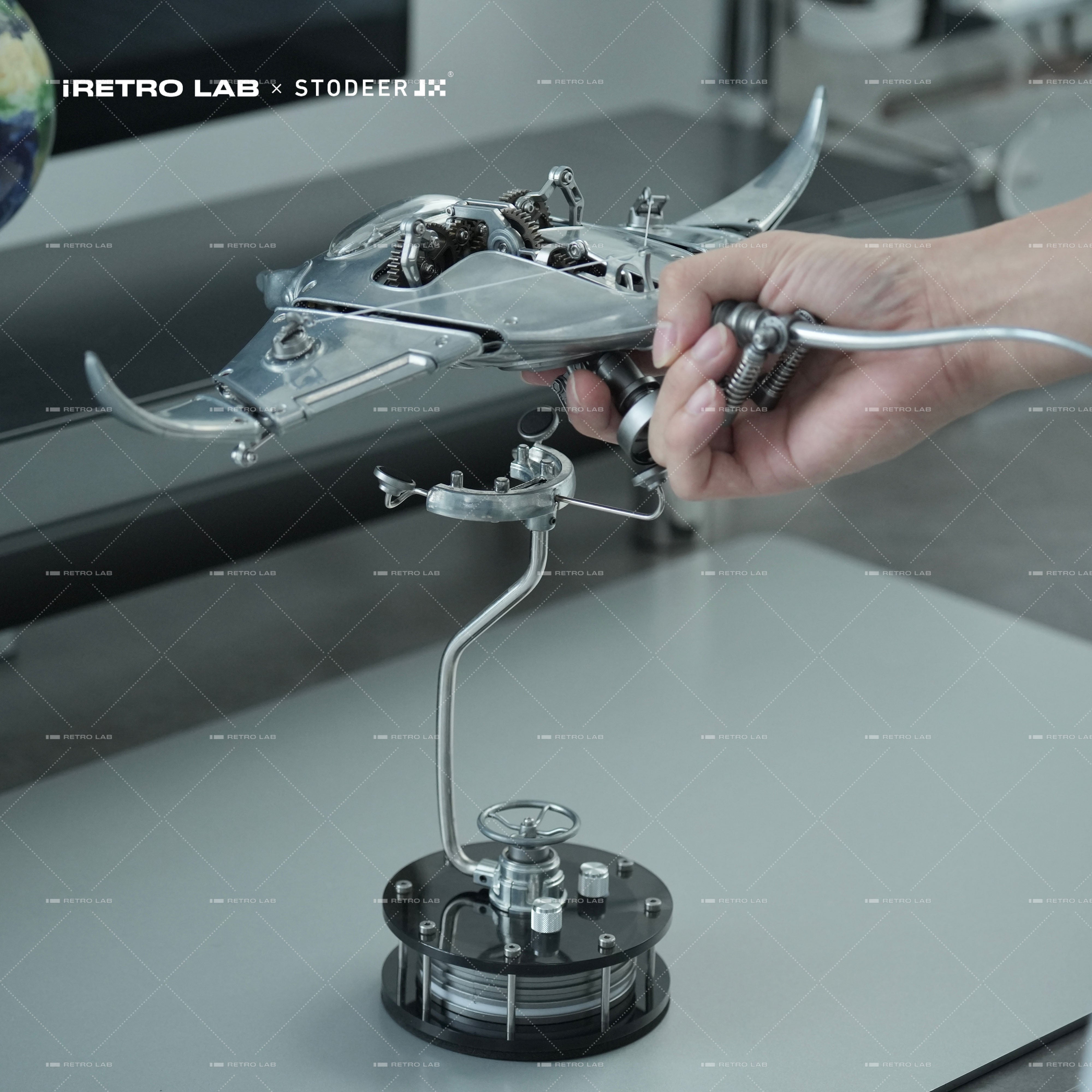 iretrolab Innovative Mechanical Metal Manta Ray Model-Perfect for Decorations and Gifts,Steampunk Style Advanced 3D Kinetic Sculpture kits  SD-01