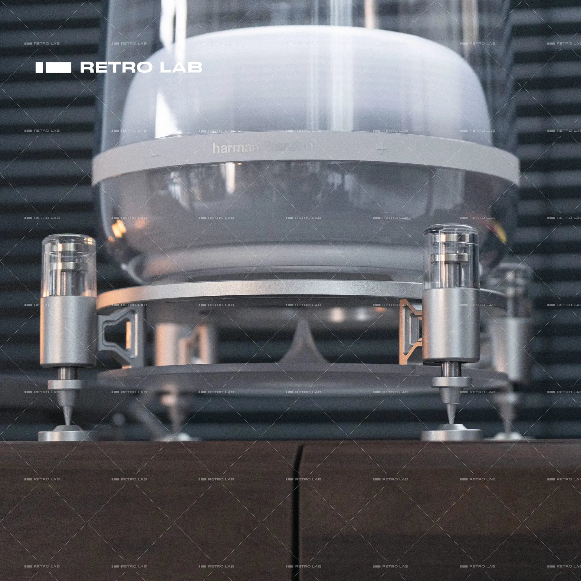 iretrolab Magnetic-Levitation Shock-Absorbing Speaker Stand