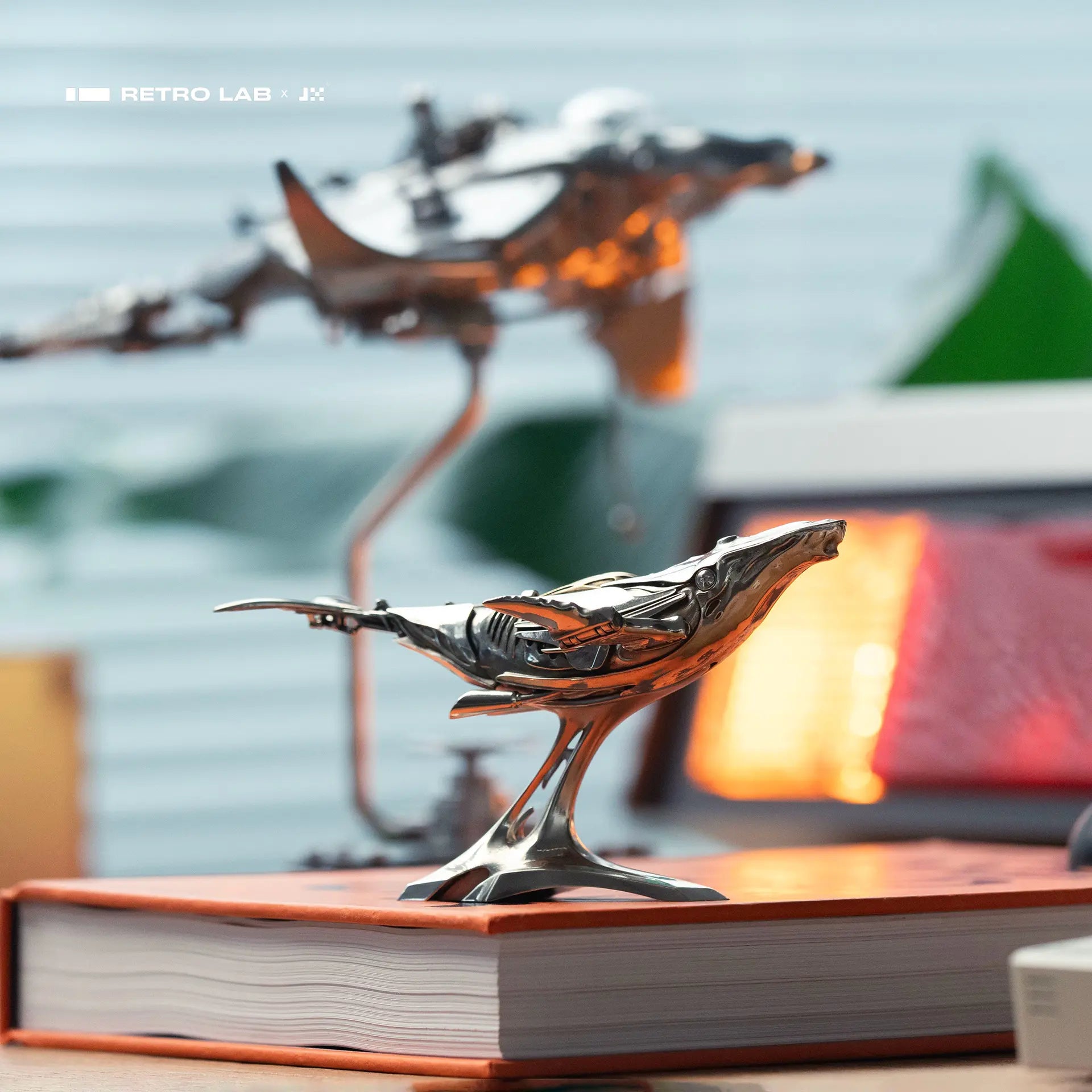 iretrolab Humpback Whale Mini Sculpture,Collectible Metal Desk Ornament
