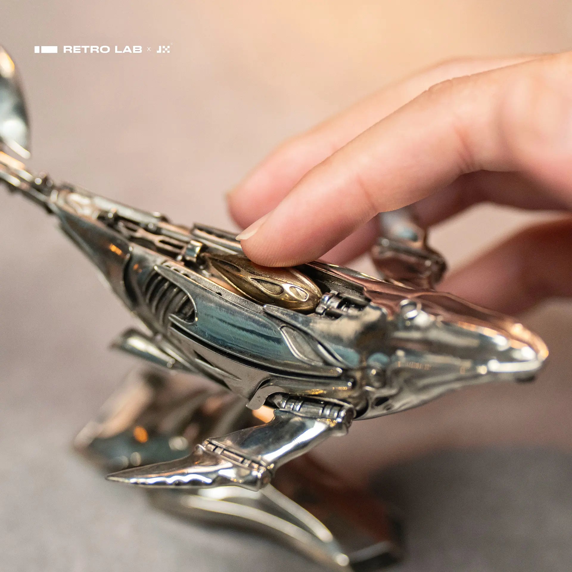 iretrolab Humpback Whale Mini Sculpture,Collectible Metal Desk Ornament