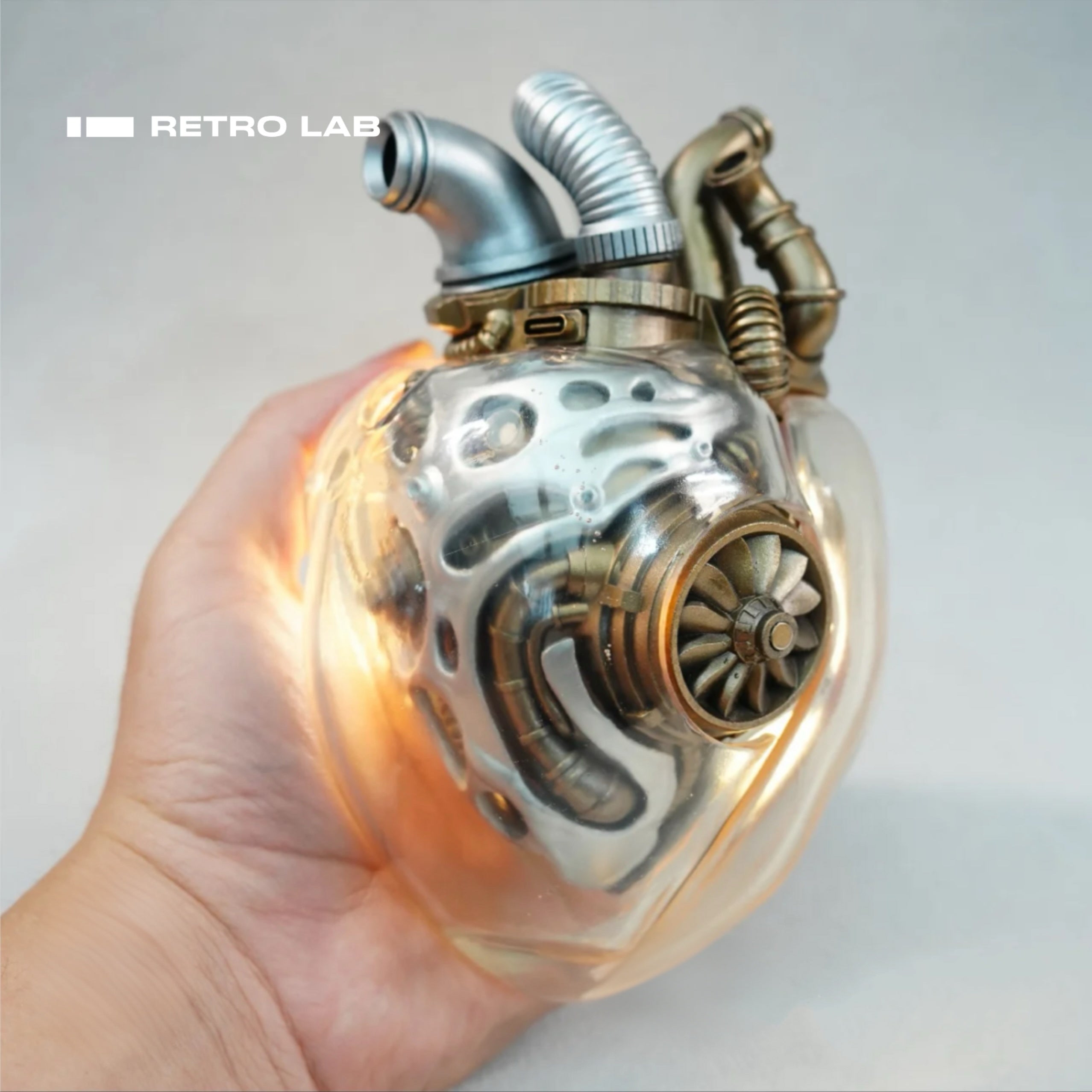 iretrolab Ember Heart – Steampunk Mechanical Heart Sculpture Lamp